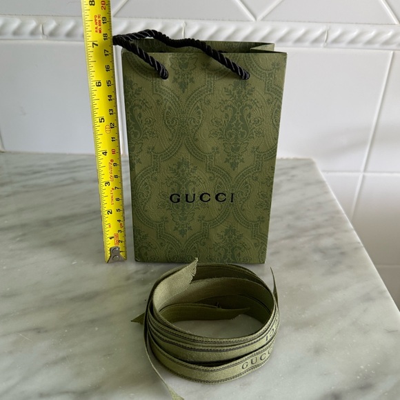 Gucci Green Gift Bag and Ribbon Set - Picture 1 of 4